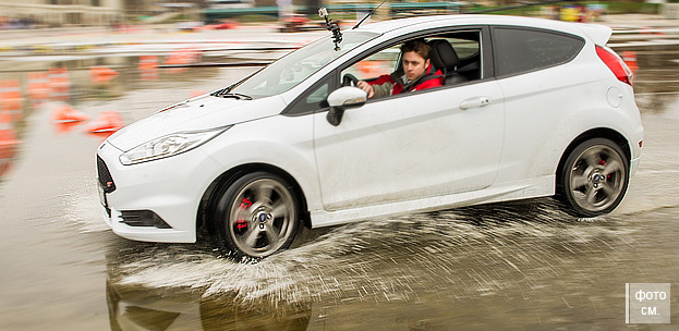 Обзор автомобиля Ford Fiesta от Automotobike.ru авто портала