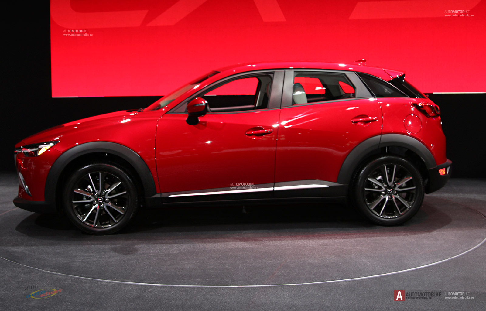 Фотография кроссовера Mazda CX-3 2016 Фотография кроссовера Mazda CX-3 2016 - фото и видео обзор Ма
