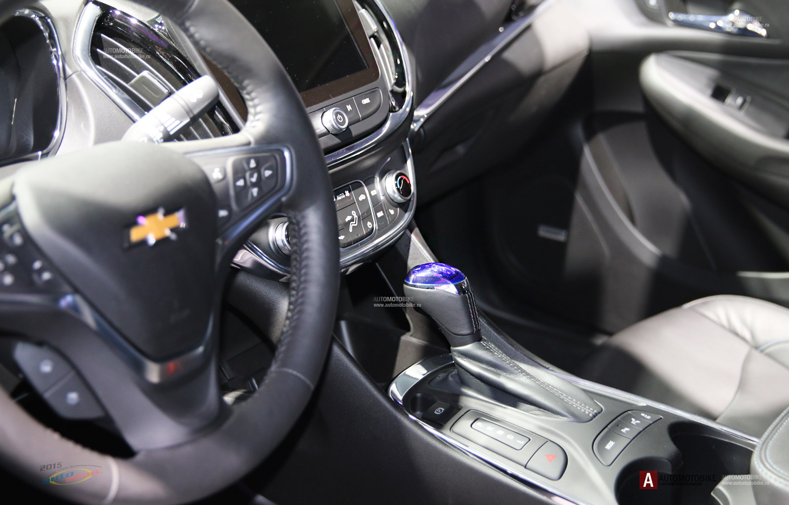 Фотографии Chevrolet Volt 2015 Фотографии Chevrolet Volt 2015 на автосалоне в Нью Йорке 2015