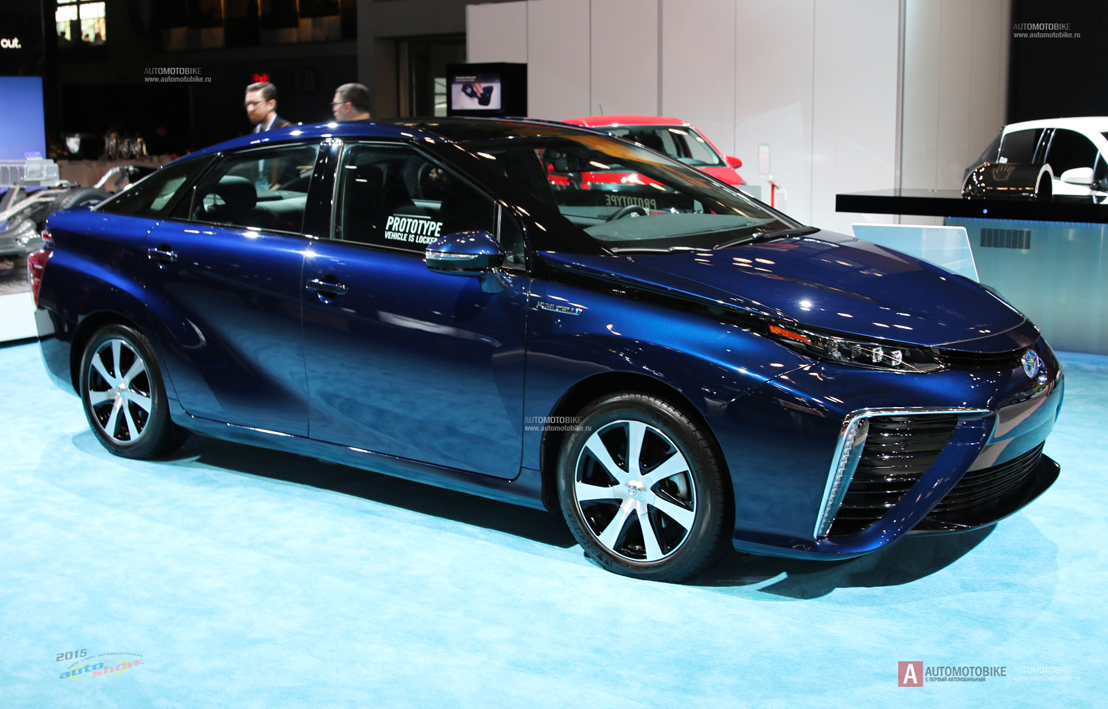 Седан Mirai Toyota