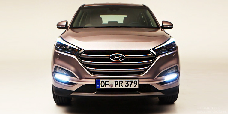 Кроссовер Hyundai Tucson 2016 заметно отличается от предшественника. Дизайнеры компании Hyundai позаимствовали стиль от последнего поколения модели Santa Fe и самое интересное перенесли на новинку Кроссовер Hyundai Tucson 2016 заметно отличается от предшественника. Дизайнеры компании Hyundai позаимствовали стиль от последнего поколения модели Santa Fe и самое интересное перенесли на новинку