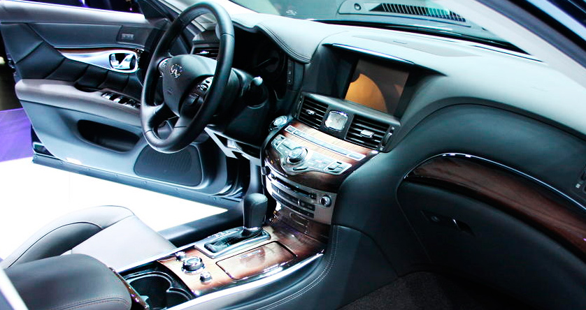 Фотография салона 2015 Infiniti Q70 Фотография салона 2015 Infiniti Q70