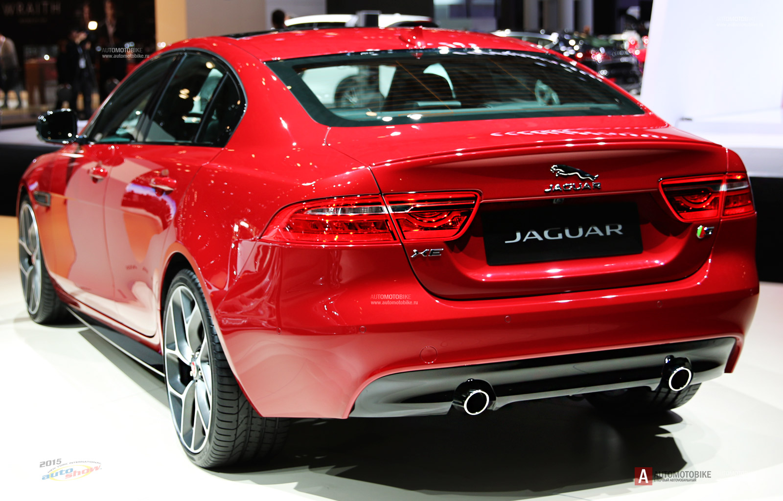 Обзор нового Jaguar XE S 2016 на автосалоне в Нью Йорке Обзор нового Jaguar XE S 2016 на автосалоне в Нью Йорке - стоимость, интерьер, экстерьер