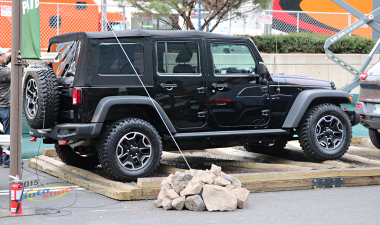 Jeep на автосалоне в Нью-Йорке 2015 Jeep на автосалоне в Нью-Йорке 2015