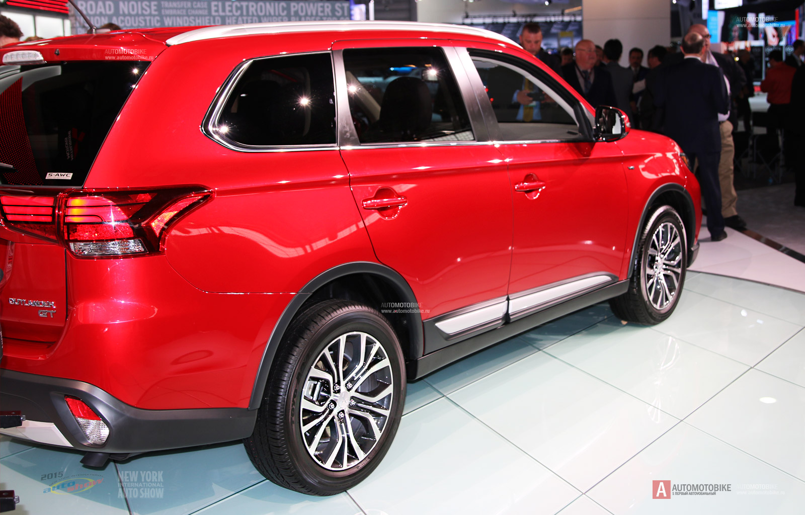 Обзор нового Mitsubishi Outlander 2016 фотографии и видео Mitsubishi Outlander 2016 рейсталинг фотографии новинки. Обзор нового Mitsubishi Outlander 2016