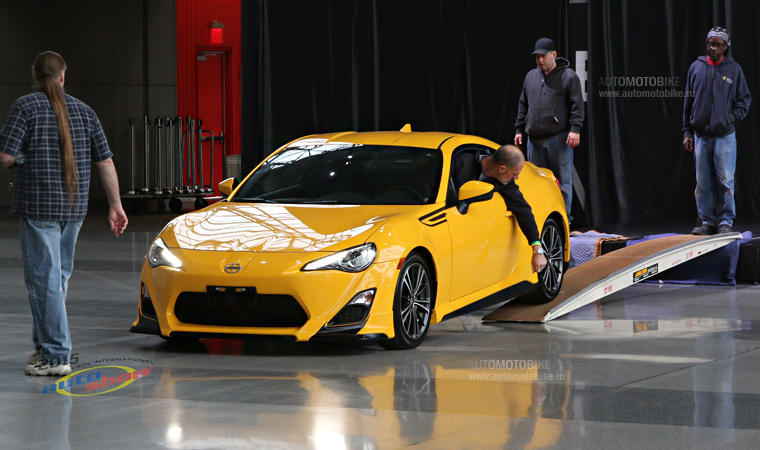 Спорткар Scion FR-S на автосалоне Нью-Йорке 2015 Спорткар Scion FR-S на автосалоне Нью-Йорке 2015
