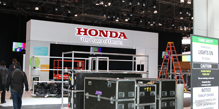 Стенд автомобилей Honda на автосалоне в Нью-Йорке 2015 Стенд Honda на автосалоне в Нью-Йорке 2015