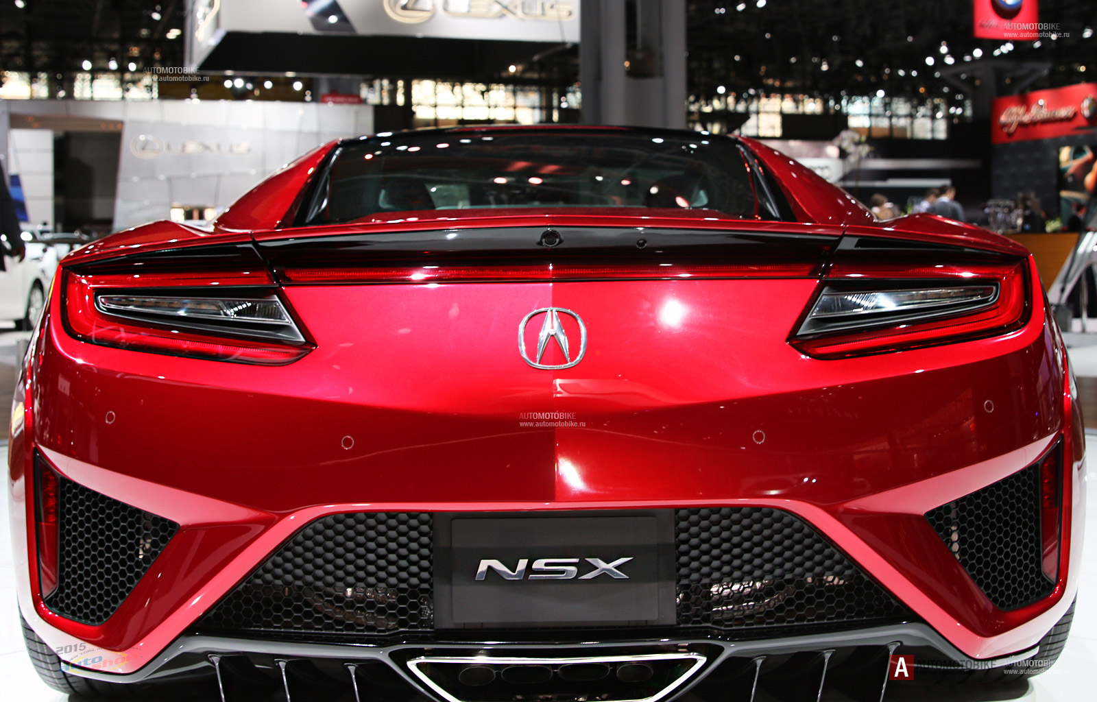 Acura NSX 2016 на автосалоне в Нью-Йорке 2015 Обзор нового Acura NSX 2016 года на автосалоне в Нью Йорке. Автомотобайк обзор автомобилей