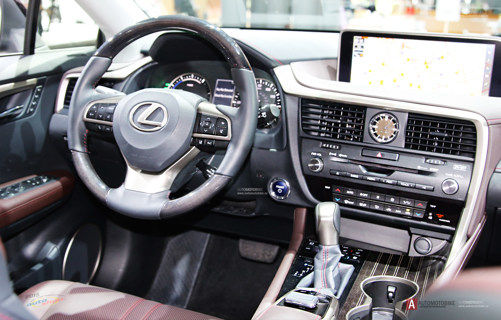 Фотография салона интерьера Lexus RX 2016 модельного года Фотография салона нового Lexus RX 2016 обзор новинки